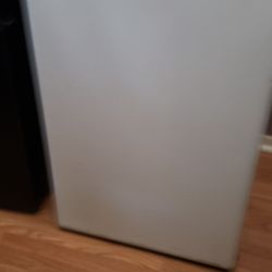 Mini fridge need to sell now!