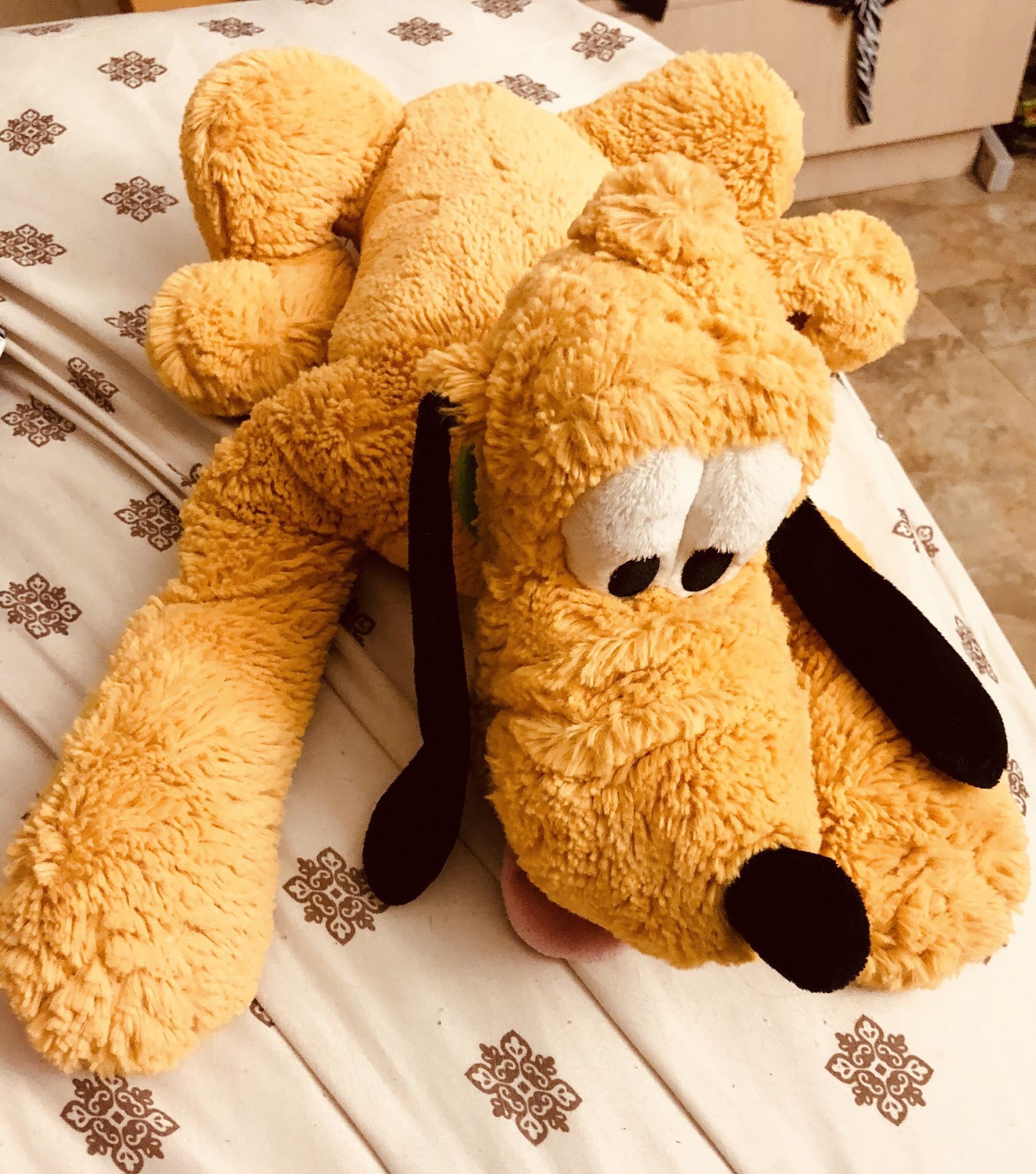 Large Pluto Plush, Disney store Genuine, Original, Authentic approx 18 inches. In good condition