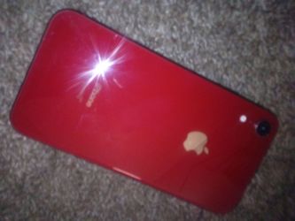 Red Apple iPhone XR,