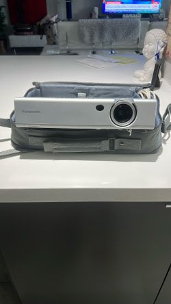 PANASONIC  PROJECTOR