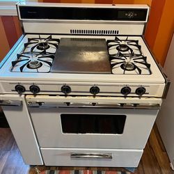 majic chef gas stove older but works antiqe