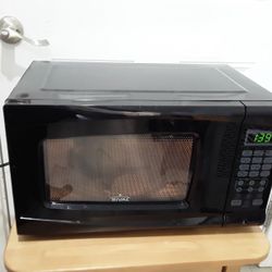 Microwave Small Size 700 Watts 