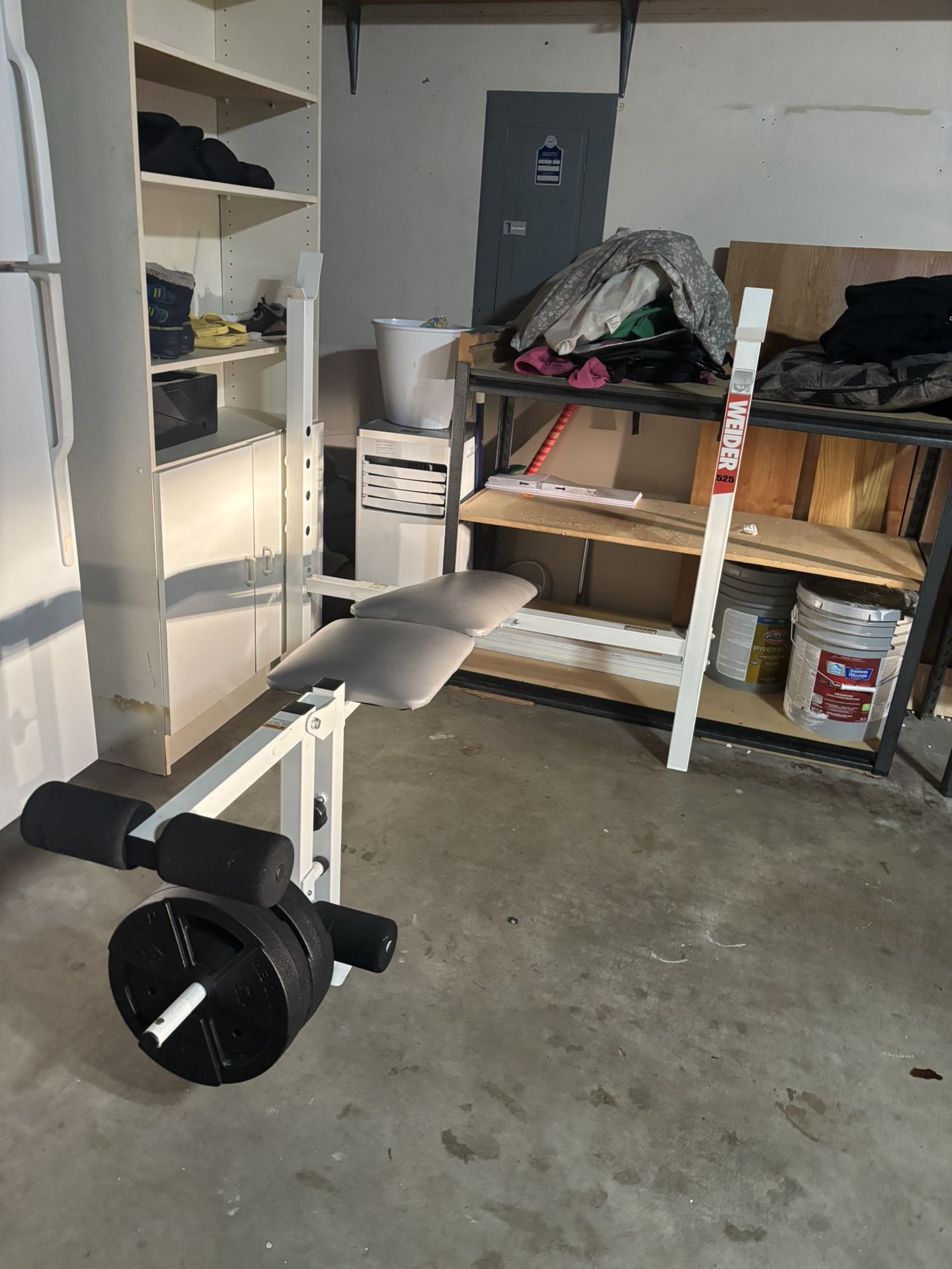 Weight Bench+Bar/Weights 