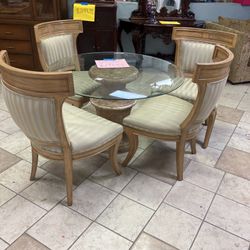 Table With 4 Chairs 