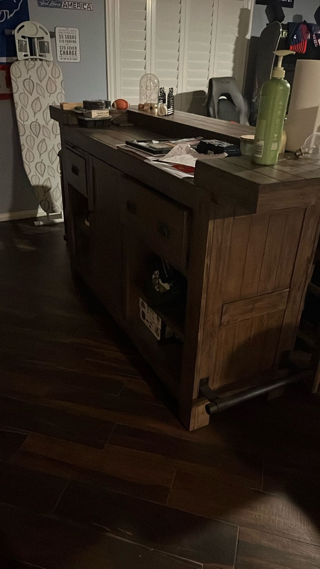 Bar and 4 Stools