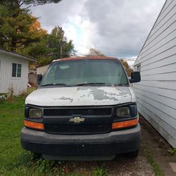 2011 Chevy Express 3500