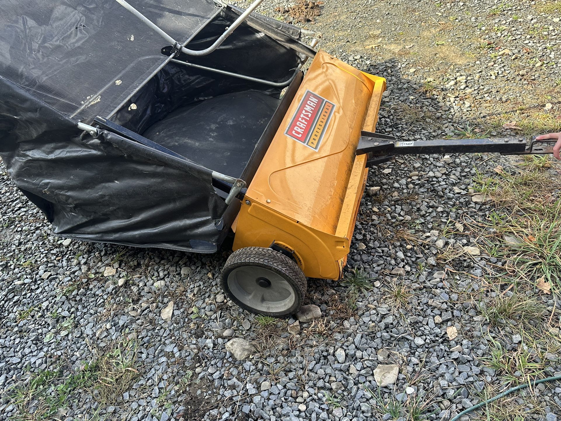 CRAFTSMAN PROFESSIONAL 44" HIGH SPEED LAWN LEAF GRASS SWEEPER SELLING ONLY $275 RETAILS OVER $550