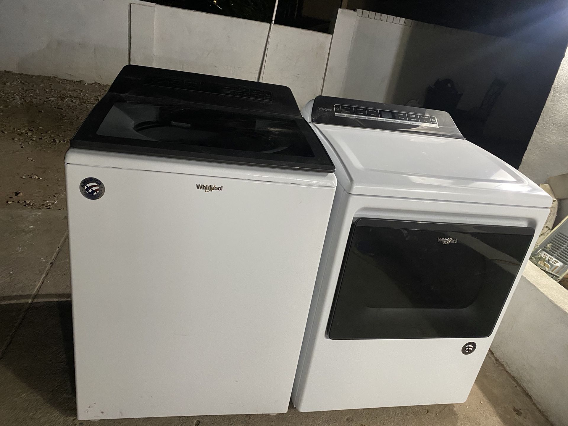 Whirlpool washer and dryer electric work perfect in good condition