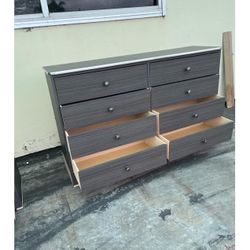 8 Drawer Dresser