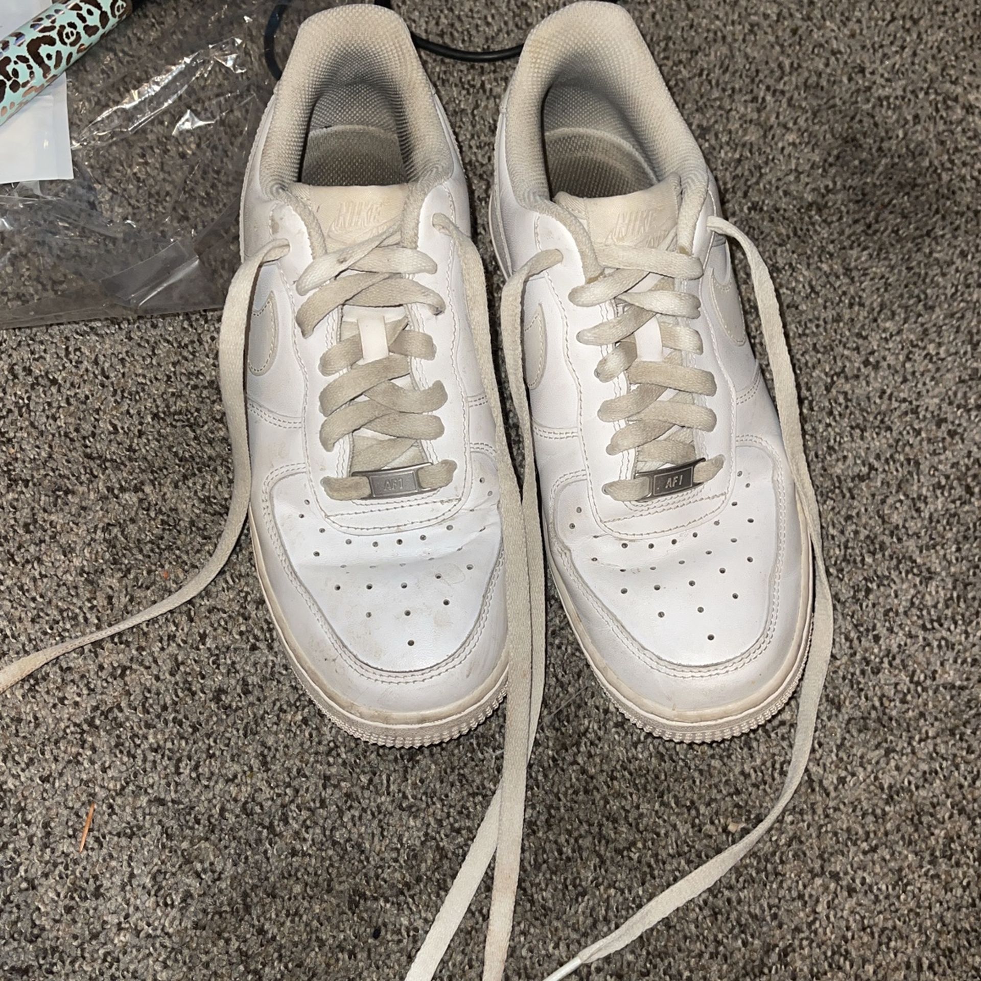 Shoes size 8