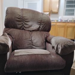 Ultra-Comfortable Overstuffed Recliner – Chocolate Brown