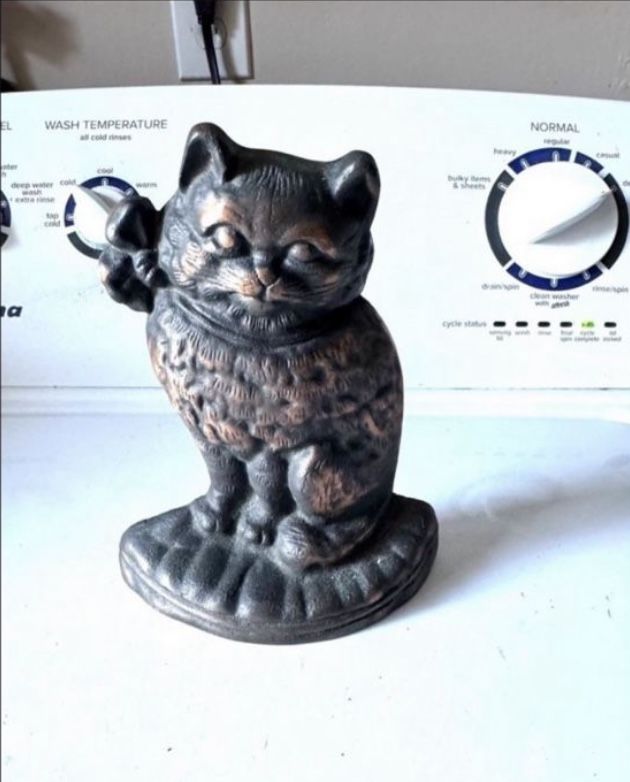 Antique cast-iron doorstop or a tabletop decor