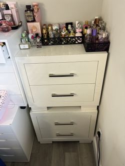 Two White Nightstands With Smooth Drawers & Suede Interior 