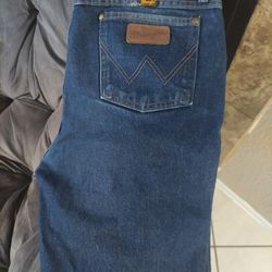 Vendo Bonito Pantalon  Wrangler  Zize 36