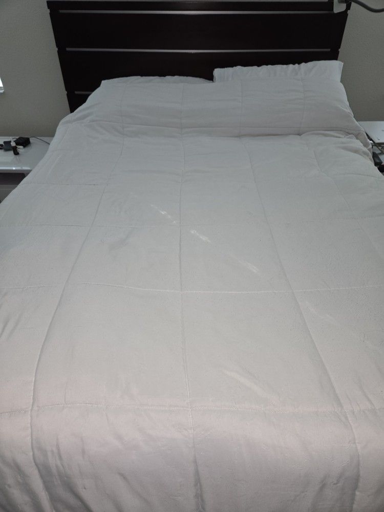 Adjustable Base Queen Bed Set With Dresser And Chest