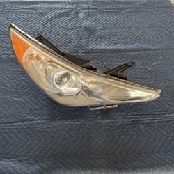 2011 2012 2013 2014 Hyundai Sonata Headlamp Right Passenger Halogen OEM