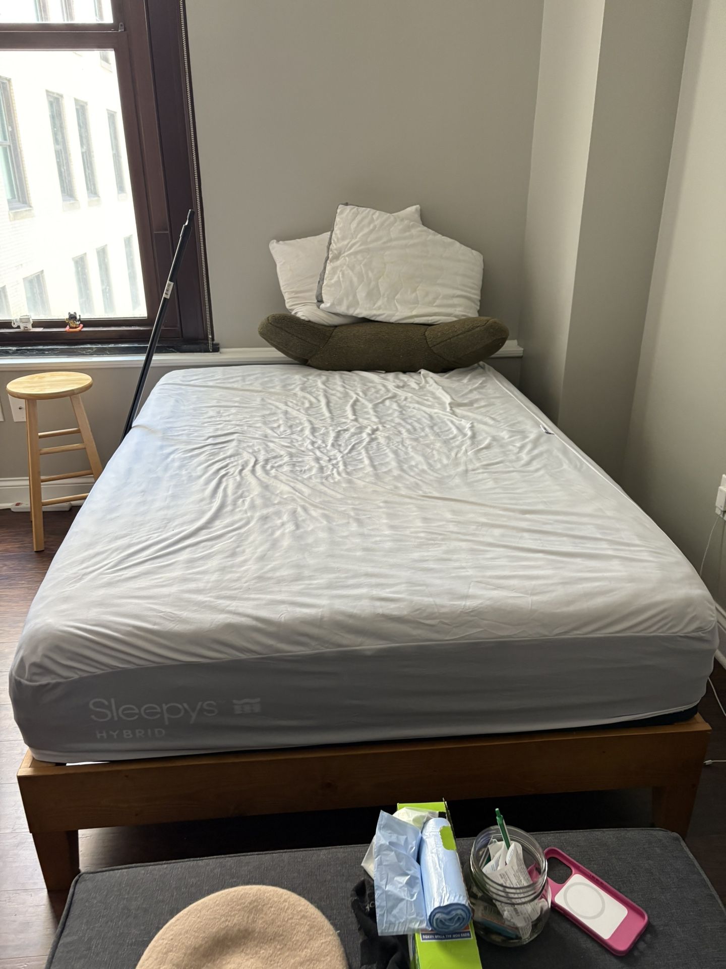 Full Sized Bed And Frame