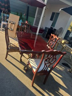 Dining Table & Chairs