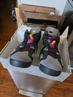 Air jordan authentic size 12