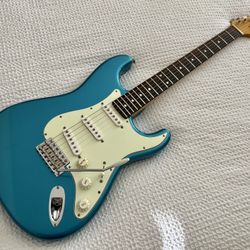 FujiGen-made Lake Placid Blue Stratocaster 2013 Cool Z