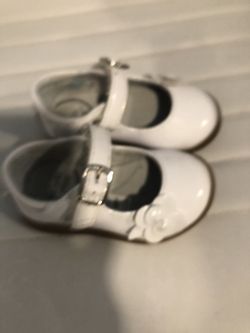 Baby Shoe,white 4.5 And Black 5