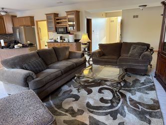 Living Room Set including 4 tables and 3 lamps