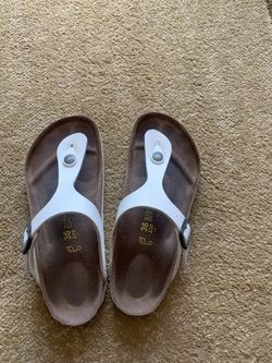 Gizeh White Birkenstock (womens 36 / size 6) Classic style!