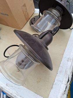 2 Hanging Ceiling Lights