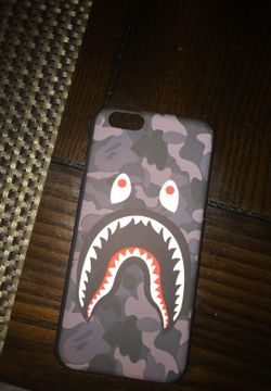 Authentic bape case iPhone 6/6s/7/8 (able to mail it)