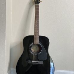 Yamaha F335 Acoustic Guitar 