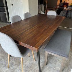 Table Set w/ 4 chairs and Bench