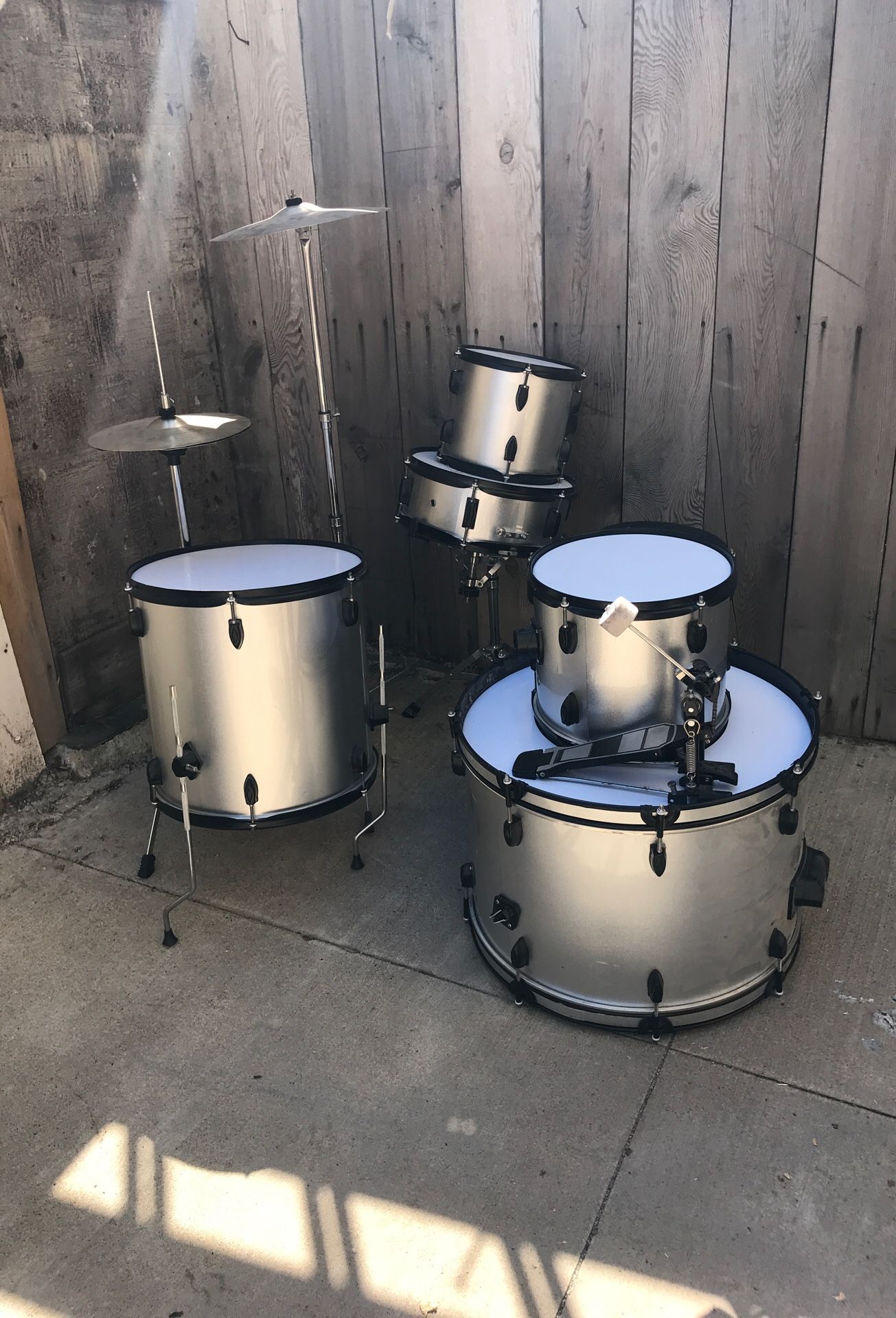 Drum set. Used but in good condition. MAKE AN OFFER