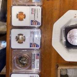 One lot of slab coins