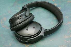 Bose Headphones: Quiet Comfort 35 II. Only used once. Like new!