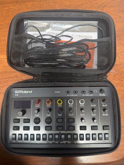Roland AIRA Compact T-8 Beat Machine – Drum Machine + Bass Synth