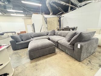 Sectional Sofa - Delivery/Financing Available
