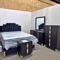 Bedroom Sets Starting at $599! 🚪✨ Delivery, Assembly, and Financing Available!
