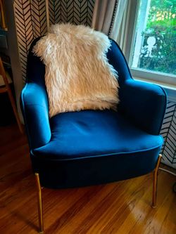 Cleo 26" wide Contemporary Chair with recessed arms