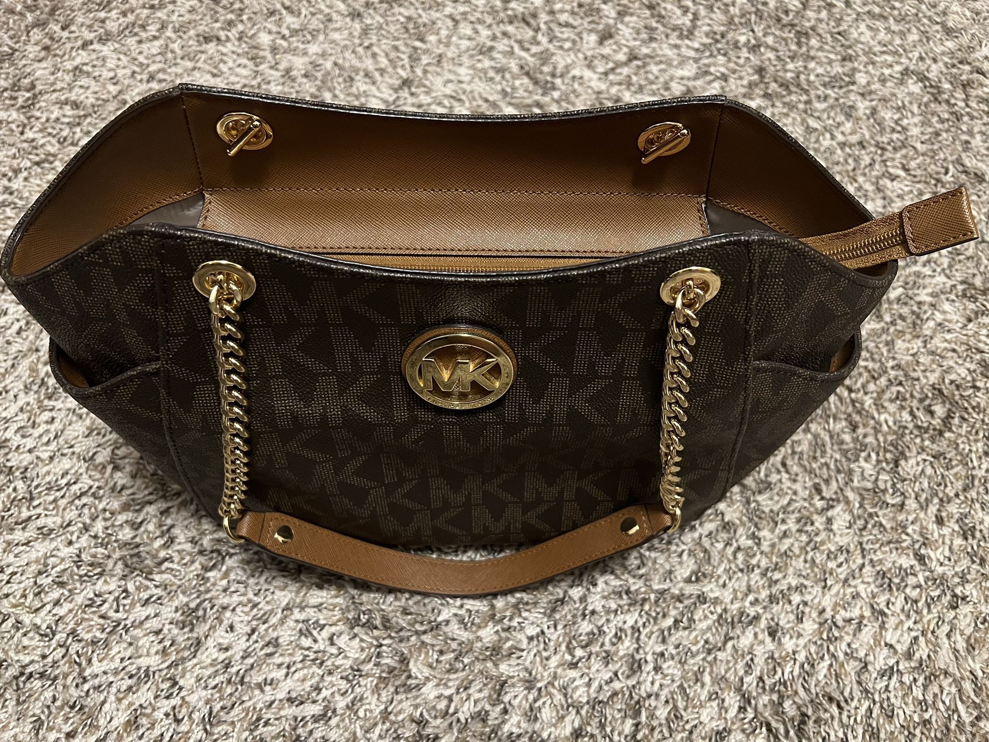 Michael Kors Jet Set Travel Large Chain Shoulder Tote