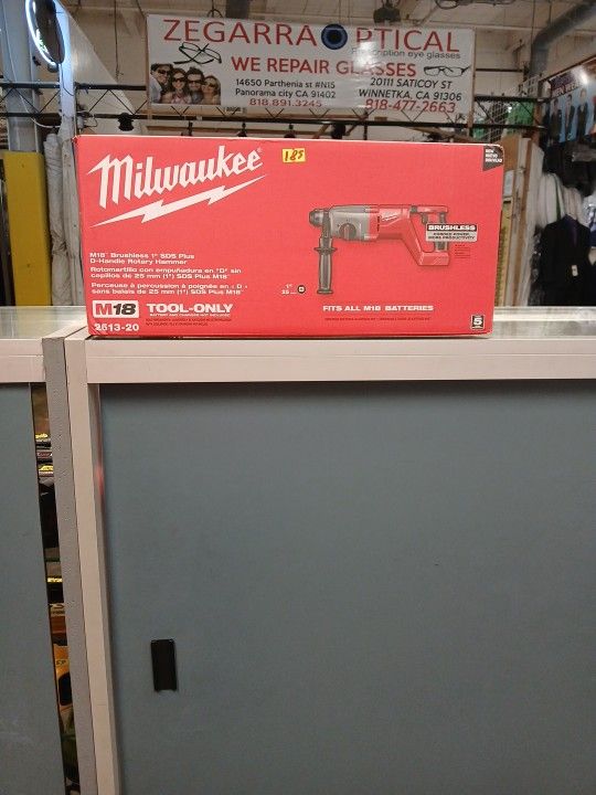 Milwaukee New M18 Brushless Handle Rotary Hammer