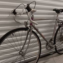 Sweet 1980's road bike, 54cm, fits 5'6" to 5'10", total refurb!