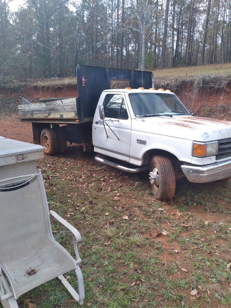90 Ford F 350. 7.3 Diesel Dump Truck. Needs Battery's.