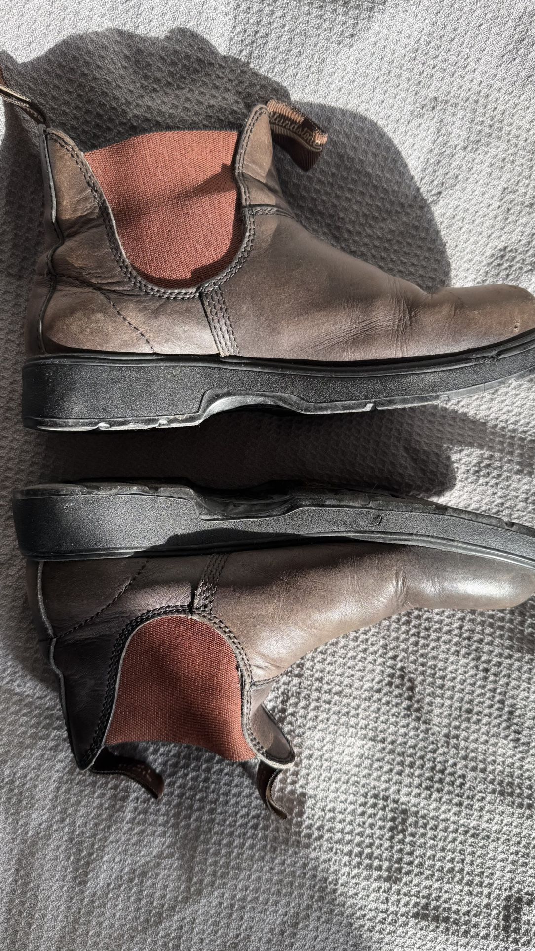 Blundstone Women’s 8.5 Boots Leather Classic Brown Chelsea Pull On