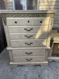 Vintage 3 Piece Dresser Set & Mirror