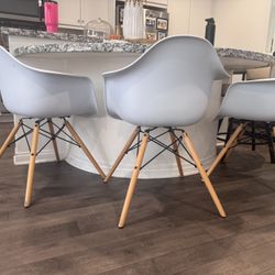 Set of 4 Modern White Dining Chairs – Eames Style