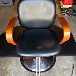 Salon Pump Chair And Matt