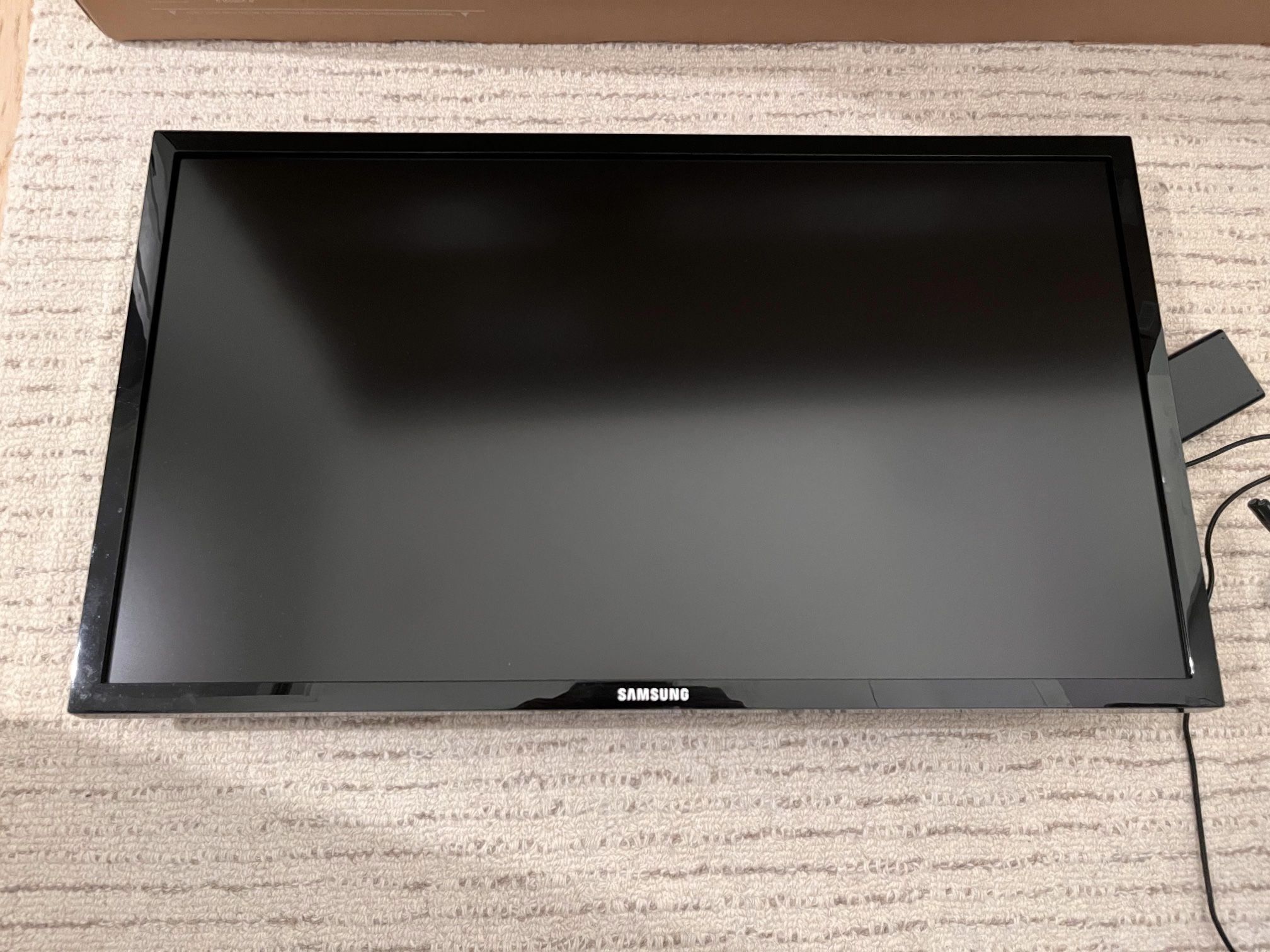 Samsung 28” LED 4k Display + Arm UPLIFT