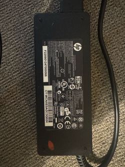 2 HP laptop Batteries and non working HP laptop for Parts
