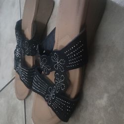 Black Flower Rhinestone Wedge Slip On Sandals size 6