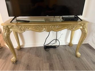 Golden wood baroque furniture